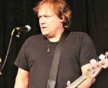 Steve Earle & The Dukes Bassist Kelley Looney Dies
