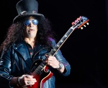 Slash Still Gets Self-Conscious When Playing In Guitar Stores – 2022