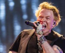 Axl Rose Statement on Hitting Fan w/ Microphone: “We’ll refrain from tossing the mic” – 2022 – Adelaide Oval Concert – Guns N’ Roses in Australia