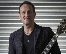 Def Leppard’s Vivian Campbell on Whitesnake’s Lineup Changes: “If David Coverdale had only charged membership, he’d be a gazillionaire!” – 2022 – Interview – The Stadium Tour