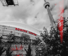 Mötley Crüe in Toronto at Rogers Centre – 2022 – The Stadium Tour Hits Canada – PHOTOS/VIDEO – Ontario – Smokin’ in the Boys Room – Fan Review