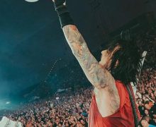 Motley Crue’s Nikki Sixx Introduces ‘The Experience’ Meet-and-Greet w/ Stage Played Bass – 2023 Tour