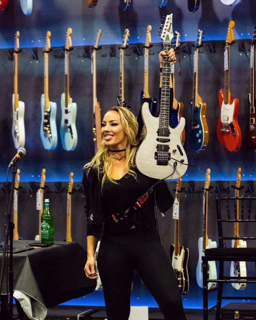 Nita Strauss Guitar Clinic at Guitar Center Arlington, TX 2022